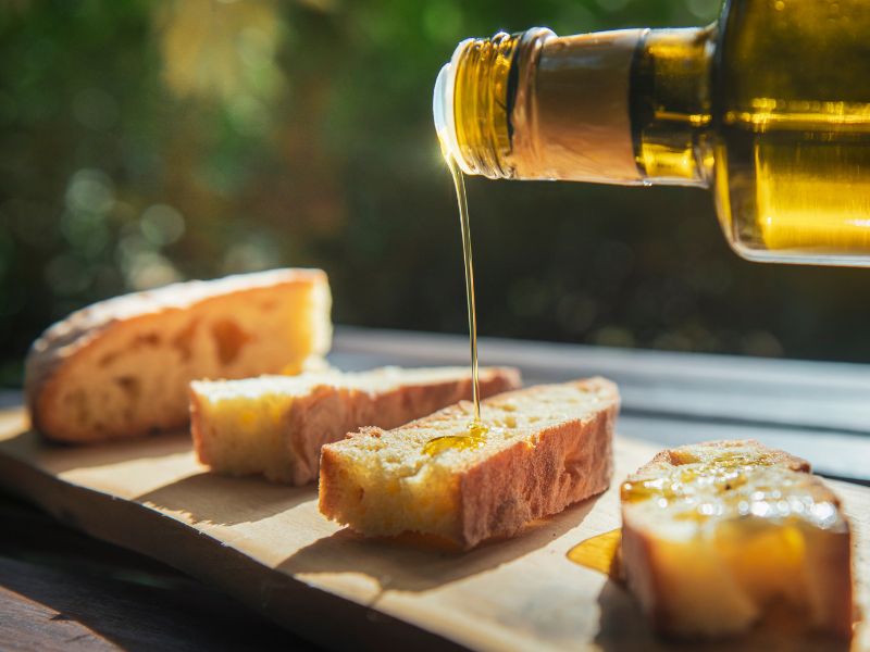 Olivenöltipp ▶︎ Olivenöl und Brot I GREEKCUISINEmagazine