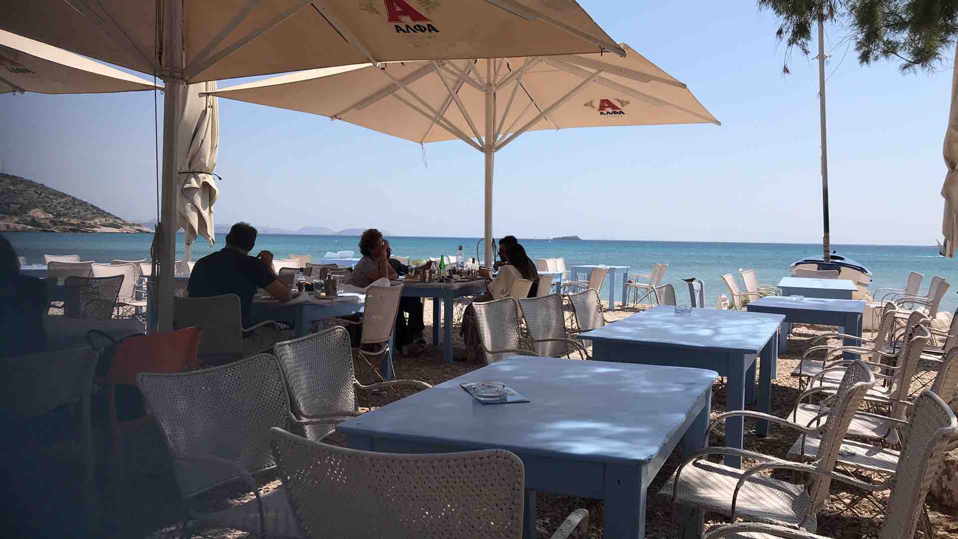 Aperanto Galazio ▶︎ Taverne am Beach I GREEKCUISINEmagazine