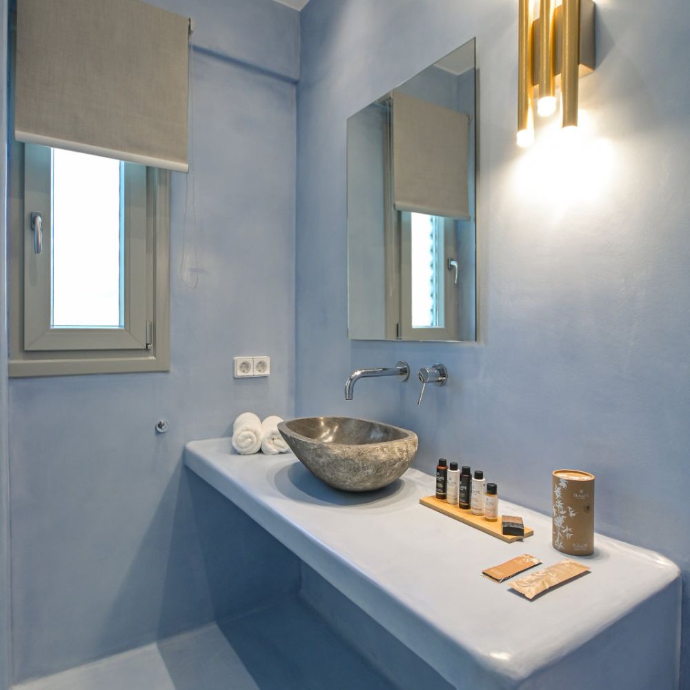 Villa Armelina ▶︎ Badezimmer im Erdgeschoss in der Villa I GREEKCUISINEmagazine